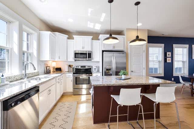 Τοποθέτηση Αλουμινίων: Τιμές, Τύποι & Οδηγός Επιλογής για Παράθυρα και Πόρτες | Ανακαινίσεις Σπιτιού